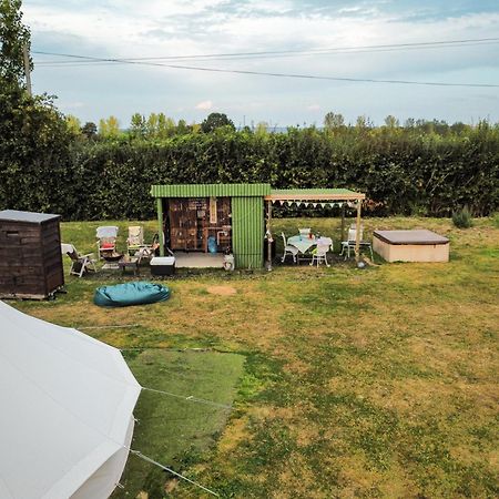 Готель The Follies Glamping Мейдстон Екстер'єр фото