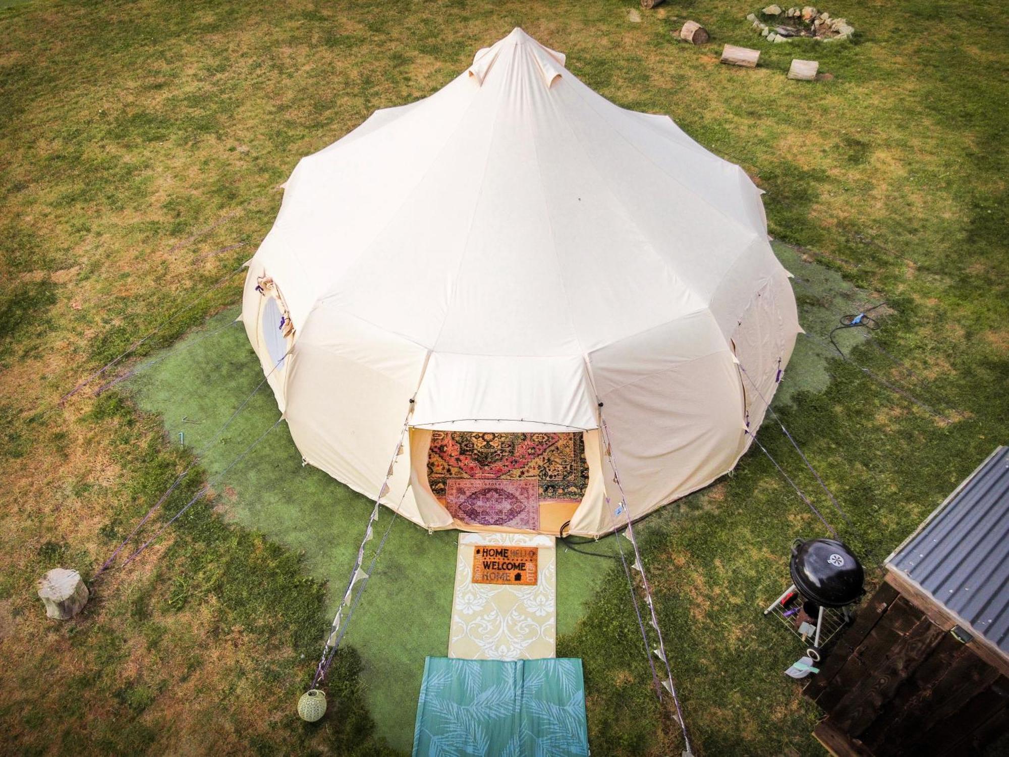 Готель The Follies Glamping Мейдстон Екстер'єр фото