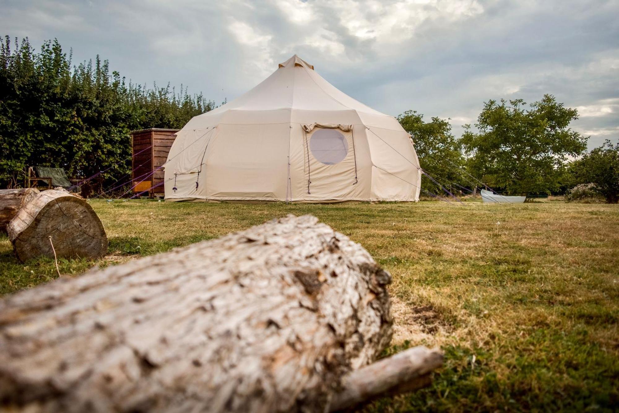 Готель The Follies Glamping Мейдстон Екстер'єр фото