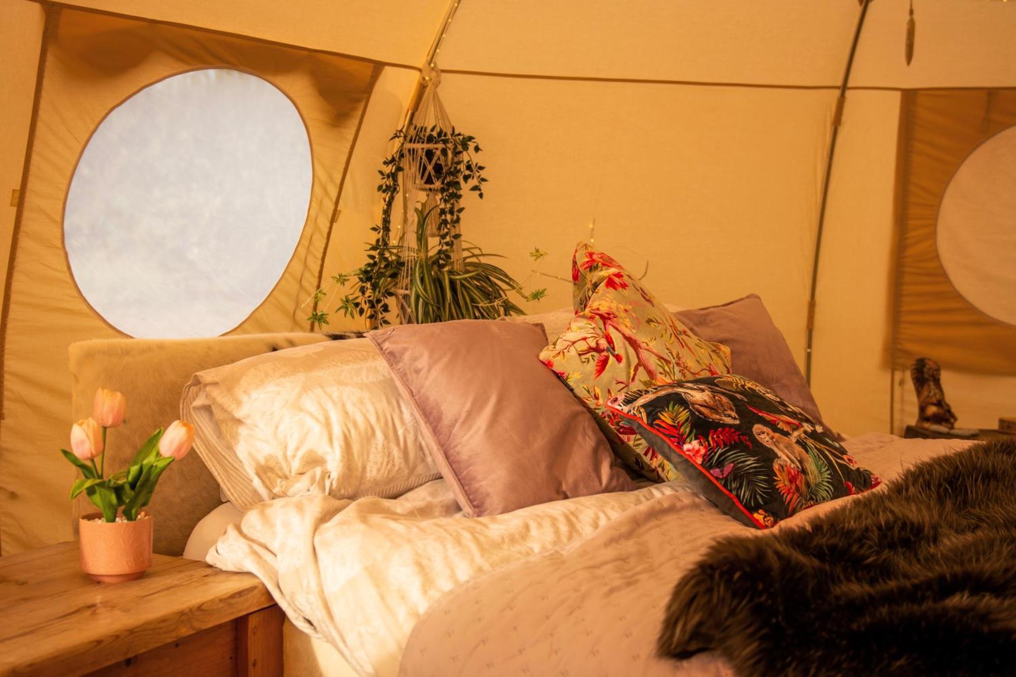 Готель The Follies Glamping Мейдстон Екстер'єр фото