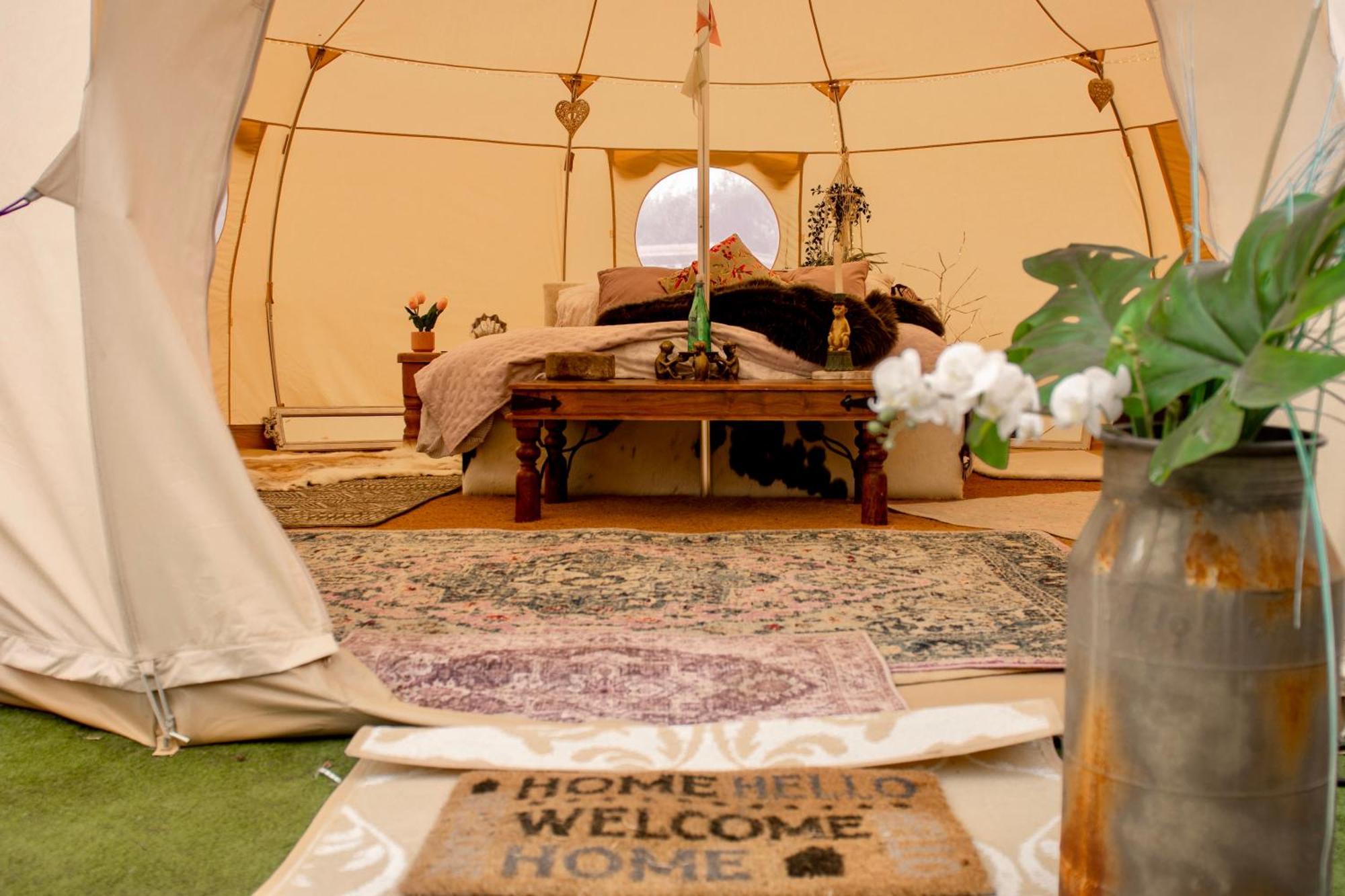 Готель The Follies Glamping Мейдстон Екстер'єр фото