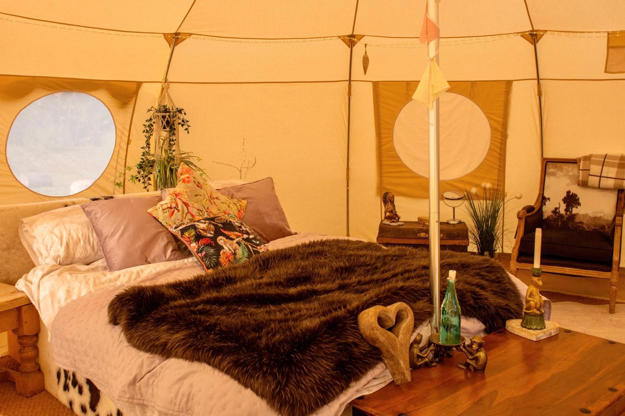 Готель The Follies Glamping Мейдстон Екстер'єр фото