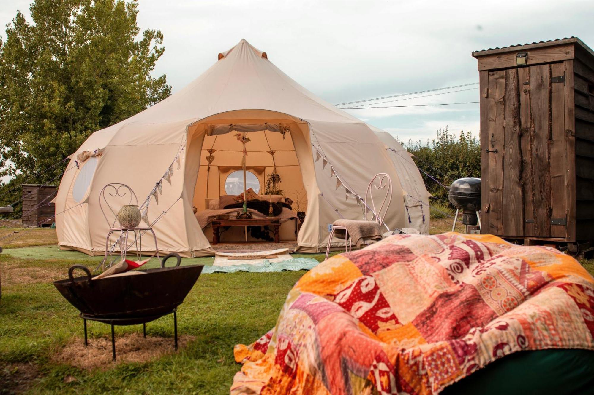 Готель The Follies Glamping Мейдстон Екстер'єр фото