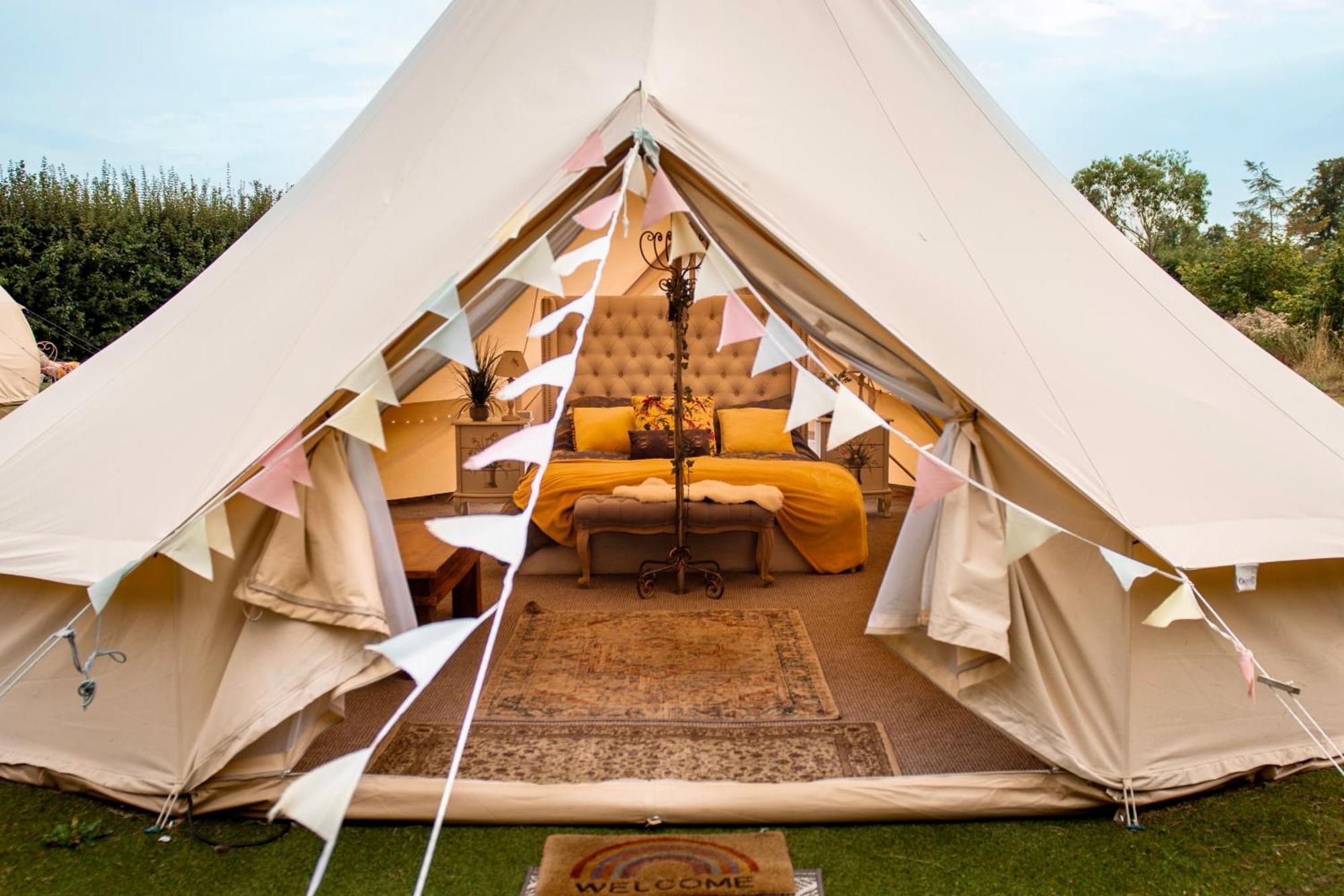 Готель The Follies Glamping Мейдстон Екстер'єр фото